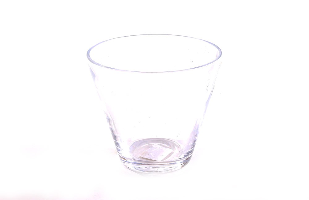 Vaso cone em vidro (18X15)